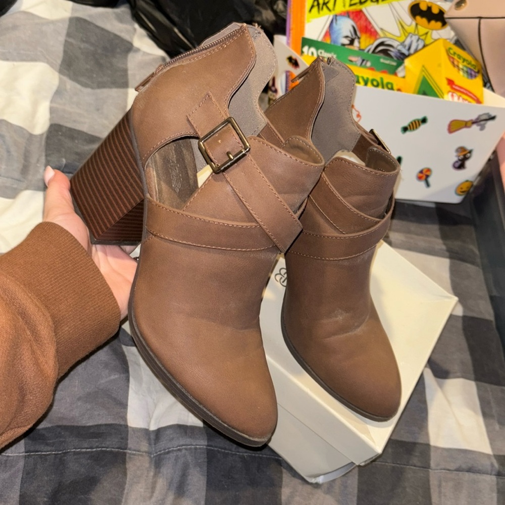 LITTLE HEEL BOOTS